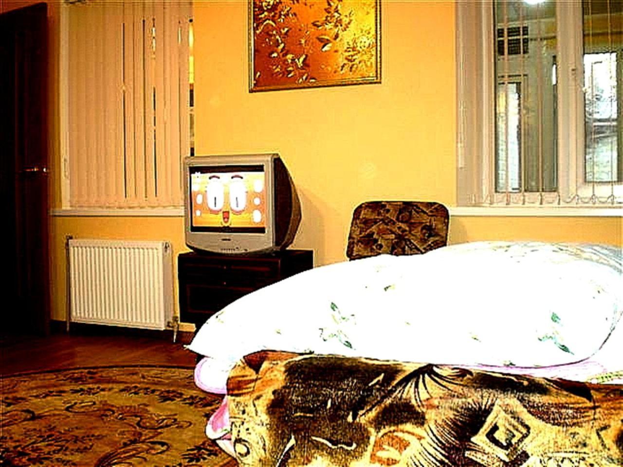 2 ком квартира Соборная-Макарова-Макдональдс 4 дивана WI-FI самый центр Николаева 2 этаж Экстерьер фото
